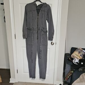 Universal Thread Gray Jumpsuit with Collared Neckline and Belted Waist